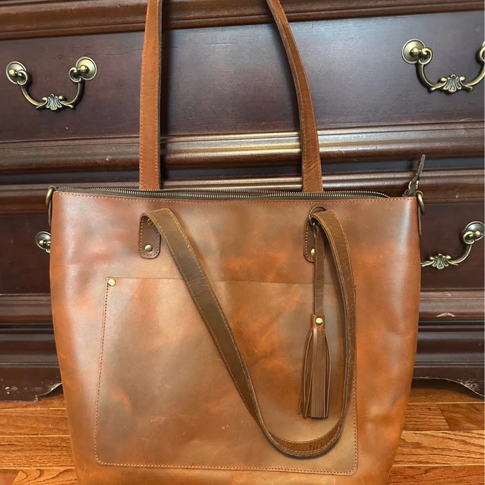 Chic Tan Leather Tote Bag
